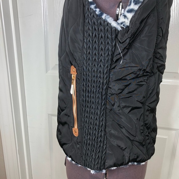 Saeldon Women Reversible Black White Animal Print Pockets Zippered Vest  L - Picture 3 of 15